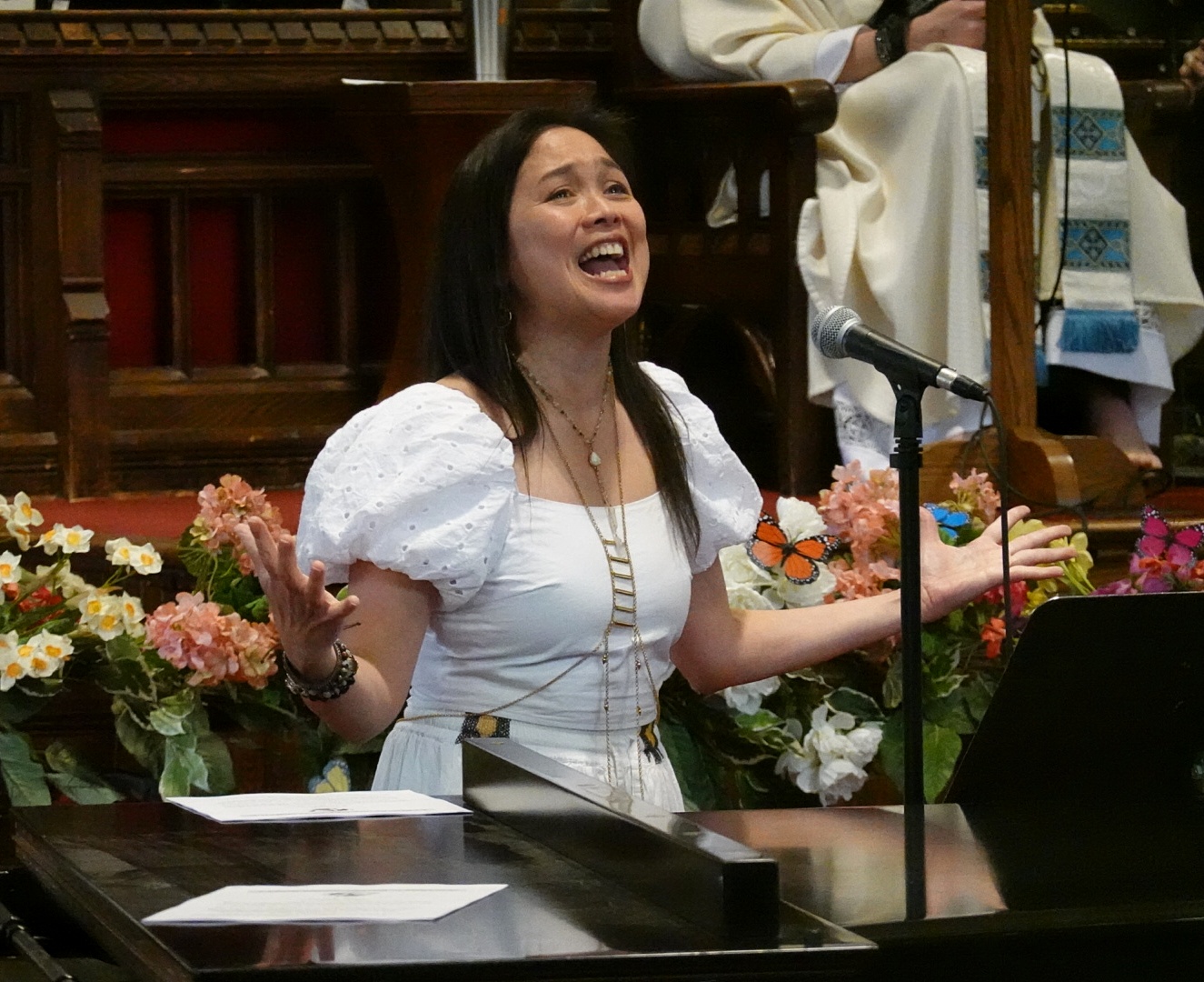 Picture of Ma-Anne Dionisio singing